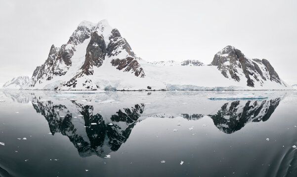 South Atlantic Ocean, Antarctica, Antarctic Peninsula, Lemaire Channel, View of sea with mountains in background