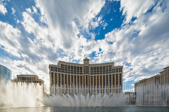 USA, Nevada, Las Vegas, Strip, fountain of hotel Bellagio