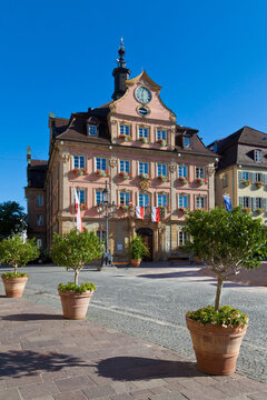 Germany, Baden Wuerttemberg, View of town hall with market place at Schwabisch Gmund
