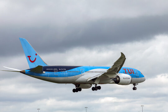 PH-TFM TUI fly Netherlands Boeing 787-8 Dreamliner  is landing at Schiphol Amsterdam Airport