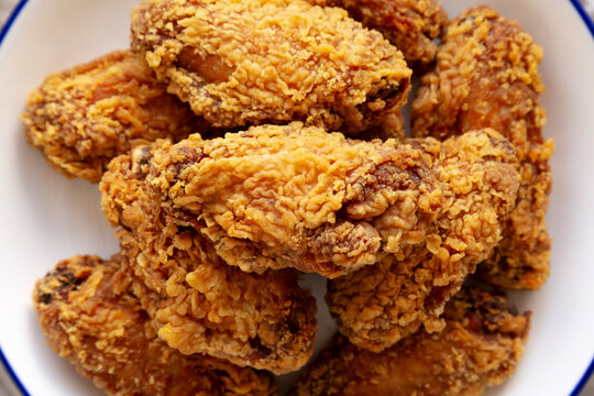Spicy Deep Fried Chicken Wings with Sweet and Sour Sauce