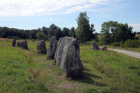 monumento megalitico  Danimarca antico tumulo funerario vichingo e navi di pietra