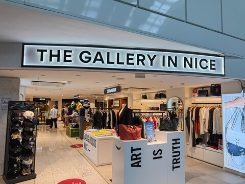 The Gallery in Nice airport boutique. Nice, France