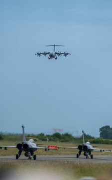 Rafale / A400m Avion de chasse Fran&ccedil;ais