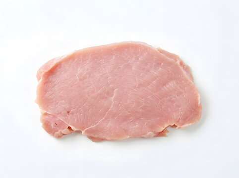 Rohes mageres Putenbrustschnitzel isoliert auf Wei&szlig;