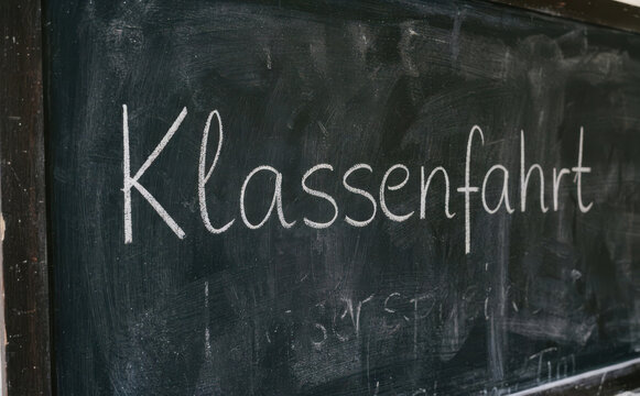 Klassenfahrt Schultafel Text fuer Schulausflug Klassenfahrtvorbereitung Klassenzimmer