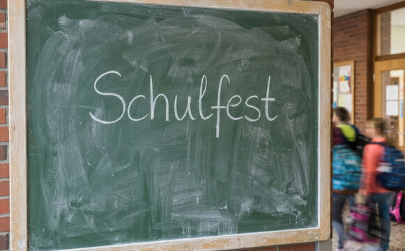 Schulfest Tafel Schulpause Kinder Schule Schulfestival Sommerfest Feier Schulanfang