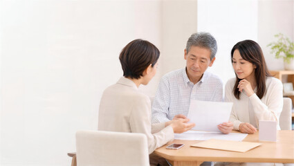 Fototapeta premium 高齢男性と家族が運動習慣を相談する場面