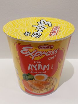 Mamee express cup perisa ayam chicken flavour in Bencoolen, Singapore