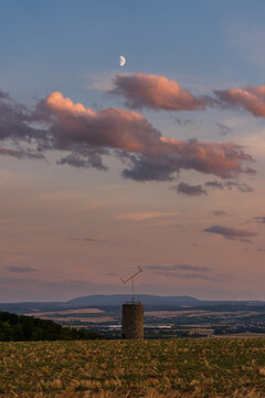 Napoleonsturm Sprendlingen mit Halbmond (franz. Signalturm)