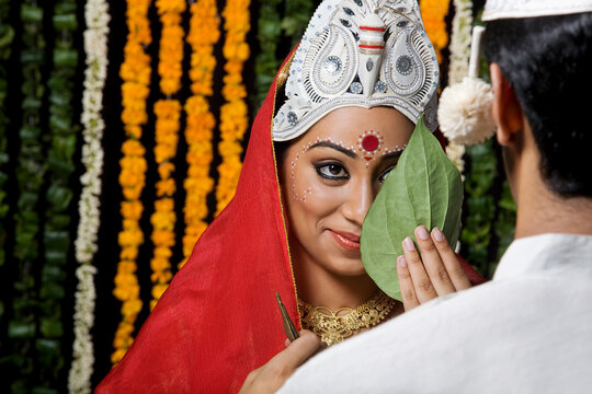 Portrait of an Indian bride and groom 