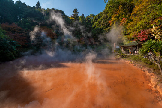 別府温泉　血の池地獄