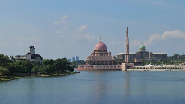 Masjid Putra pink mosque on Putrajaya Lake, Putrajaya, Malaysia