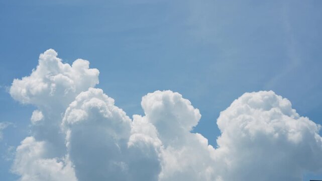 cumulonimbus cloud timelapse (how this towering cumulus builds up so fast in a time-lapse)