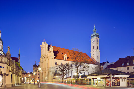 Germany, Bavaria, Munich, Holy Spirit Church on Viktualienmarkt