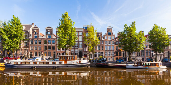 Netherlands, Amsterdam, view to row of typical houses at Prinsengracht
