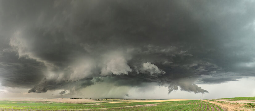 Storm cell formation in Tornado Alley