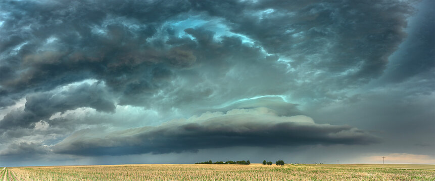 Storm cell formation in Tornado Alley