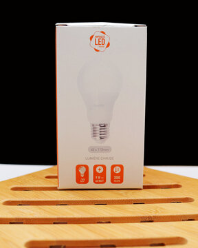 Boite d 'une ampoule  Led de chez Carefour