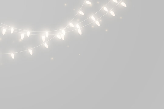 Christmas garland in PNG format, shimmering with a delicate sparkle, perfect for a cheerful winter party. A glowing golden garland with bright lights, on a transparent background.