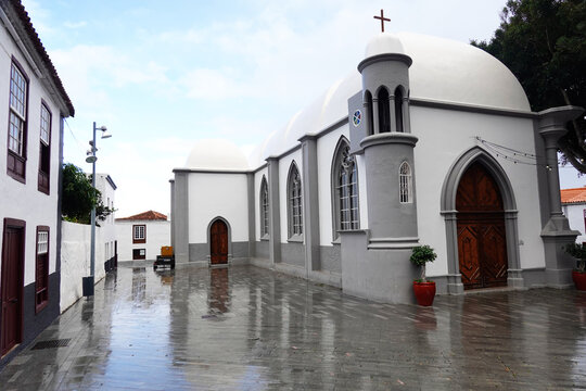 The charming clifftop town of Agulo lies hidden on the lush northern coast of La Gomera, Canary Islands