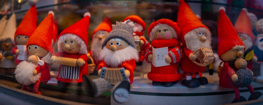 View of shop window at Christmas in Old Town Square, (Raekoja Plats - Julemarked), Tallinn, Estonia