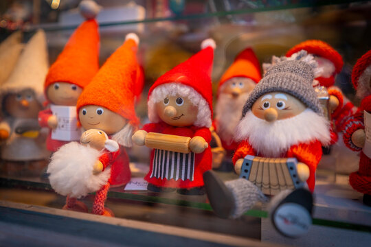 View of shop window at Christmas in Old Town Square, (Raekoja Plats - Julemarked), Tallinn, Estonia