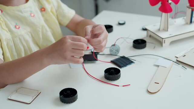 Electronic Activity Kit, STEM science toy,  child learn electrical processes through hand on experience without screen time, emotional intelligence, intellectual intelligence, executive function.