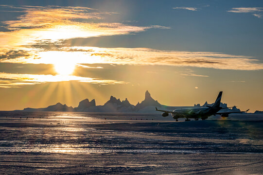 Airbus 340 landing on Wolf's Fang Runway, Queen Maud Land, Antarctica