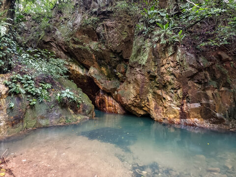 Recorrido entre monta&ntilde;as y rios en Panama