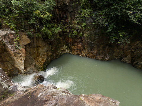 Recorrido entre monta&ntilde;as y rios en Panama