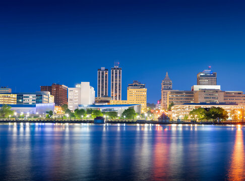 Peoria, Illinois, USA downtown skyline on the lake at dusk 76