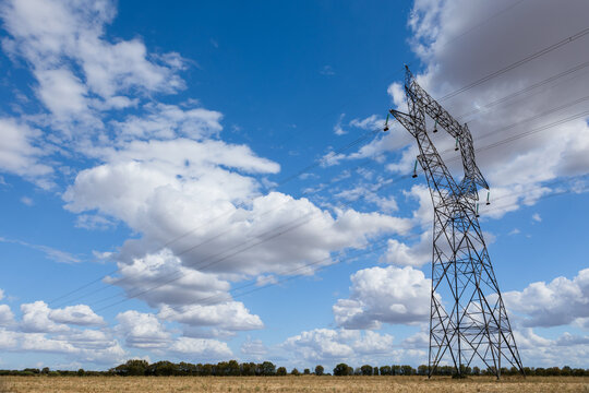 pyl&ocirc;ne haute tension