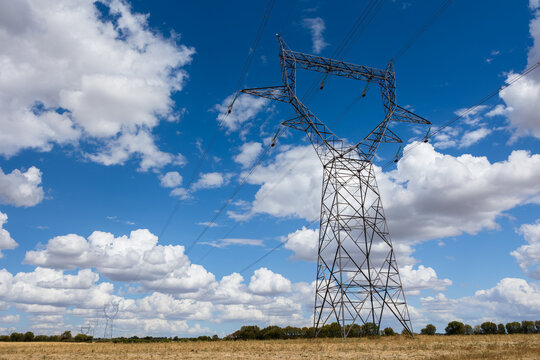 pyl&ocirc;ne haute tension
