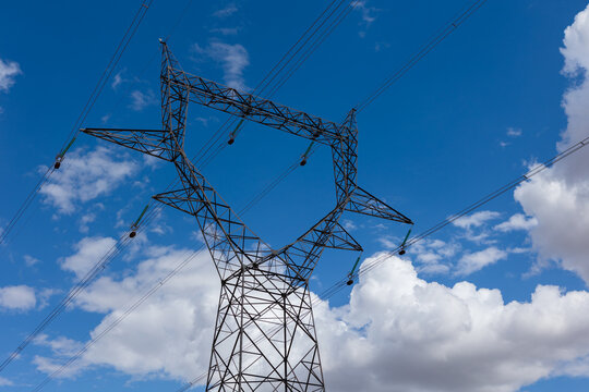 pyl&ocirc;ne haute tension