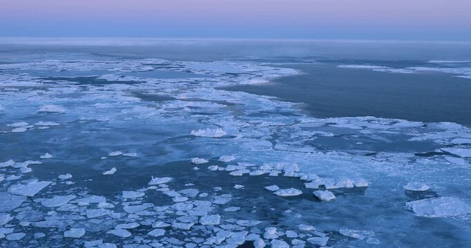 能取岬からオホーツク海の流氷と夜明け