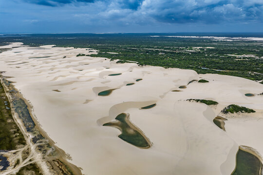 Broad White Dune Field and Isolated Lagoons, Dunas de Atins
