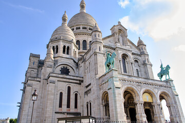 Fototapeta premium Sacre-Coeur Basilica in Paris, France