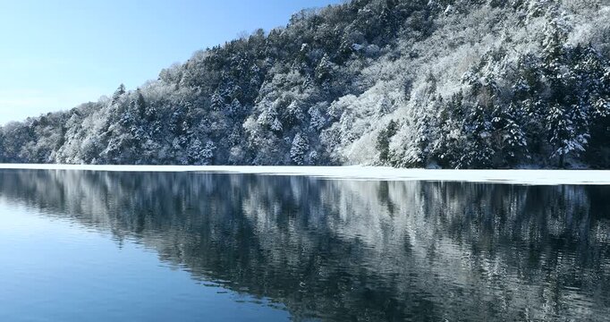 奥日光の霧氷の湯の湖