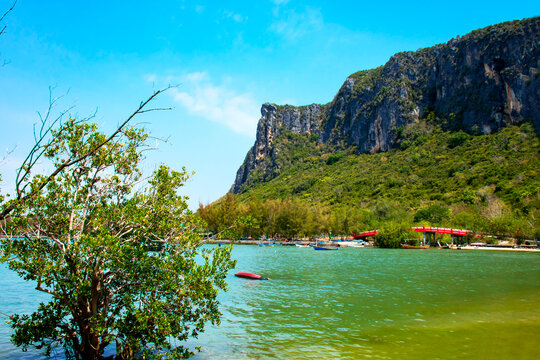 Beach and nature of Ao Ta Mong Lai