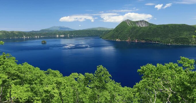 第一展望台から摩周湖と摩周岳