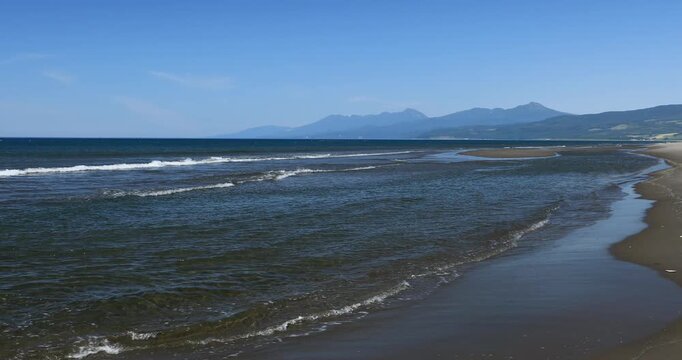 オホーツク海と知床連峰