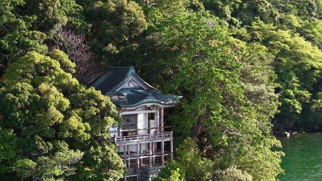 修行の場・厳しい自然と調和する日本の寺（ドローン） / Place of Ascetic Practices Japanese Temple in Harmony with Harsh Nature Drone