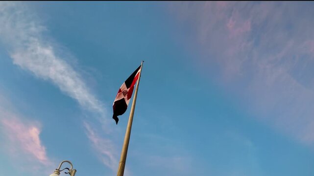 Amanecer bandera de la republica dominicana