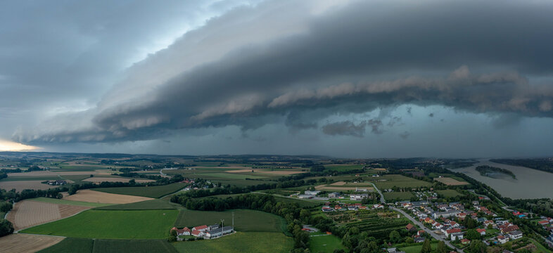 Shelf Cloud