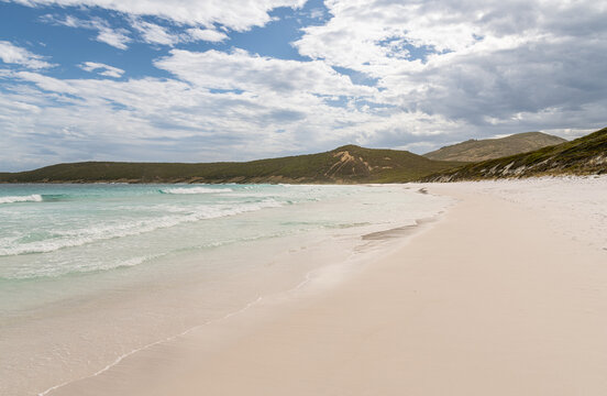 The beach in Lucky Bay, Cape Le Grand National Park, Western Australia. Australia