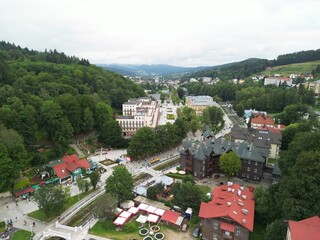 Krynica-Zdrój - Polska Góra Parkowa, park, panorama miasta, wieża telegraficzna, zdjęcie wykonane dronem, Jaworzyna Krynicka © Konrad