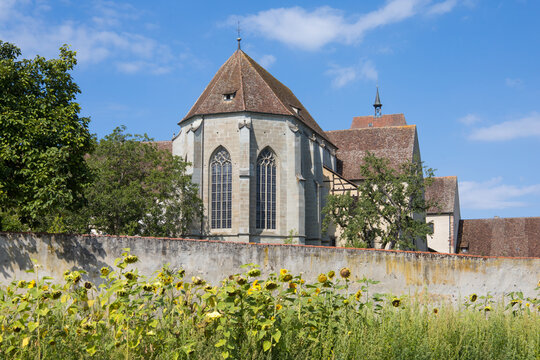 La cath&eacute;drale de Mittelzell (officiellement M&uuml;nster St. Maria und Markus) est l'ancienne &eacute;glise abbatiale du monast&egrave;re b&eacute;n&eacute;dictin de l'&icirc;le de Reichenau, en Allemagne, situ&eacute;e sur le lac de Constance