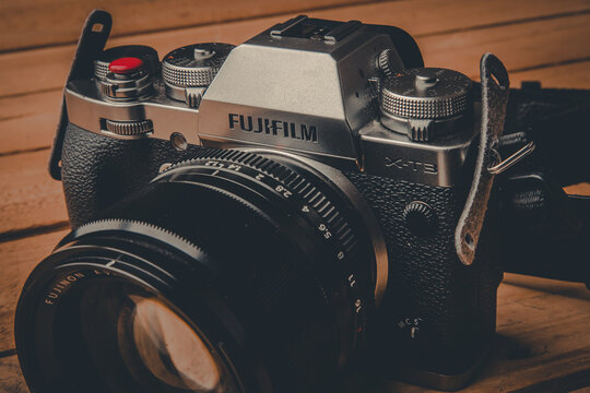 Silver Fujifilm X T3 with attached lens