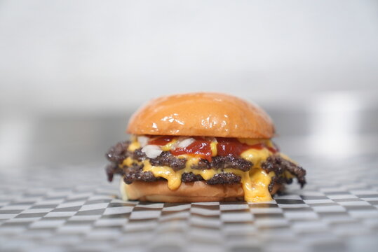 Hamburguesa doble con tocino